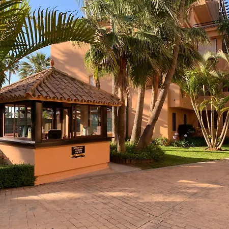 Apartment Primera Linea De Playa En Chapas Marbella